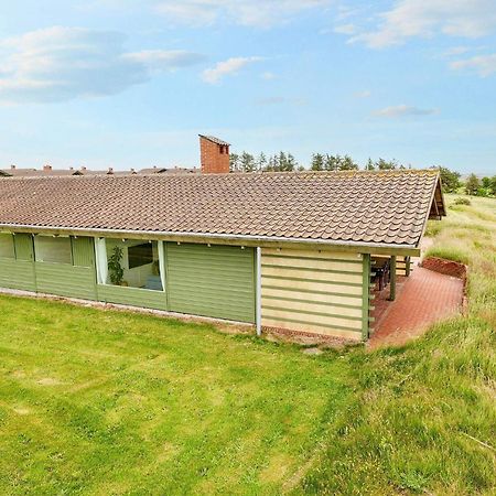 6 Person Holiday Home On A Holiday Park In 한스트홀름 외부 사진